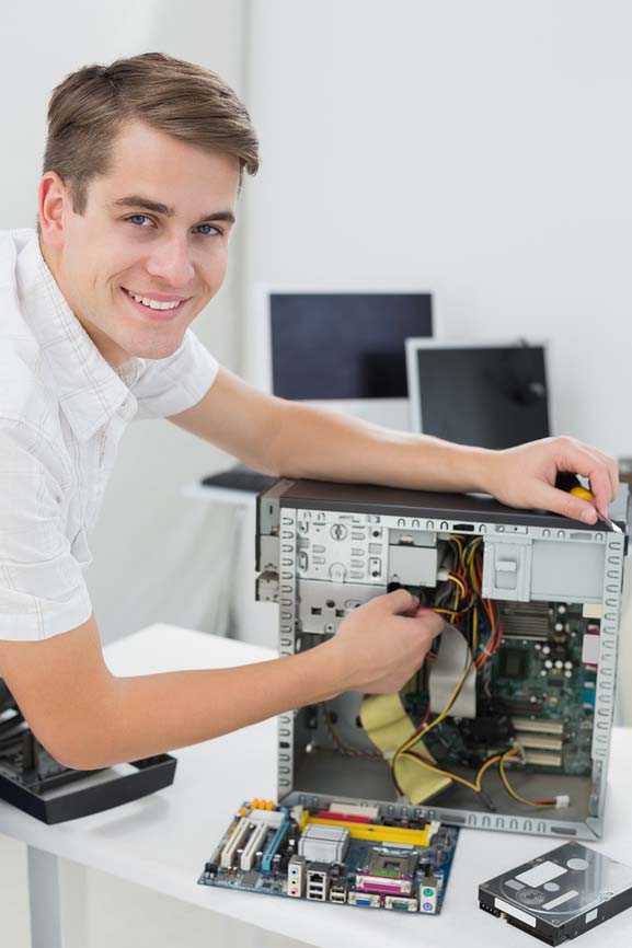 Мастер по ремонту компьютеров в Азове